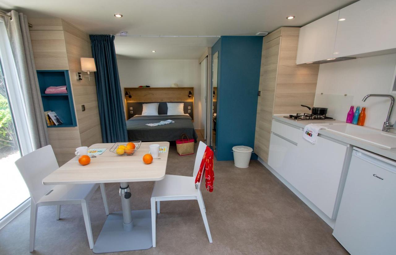 Camping Les Hautes Prairies Lourmarin Eksteriør billede