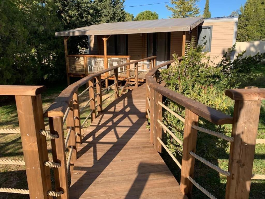 Camping Les Hautes Prairies Lourmarin Eksteriør billede